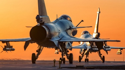 Το κινεζικό J-10C συνέτριψε τα Eurofighter με σκόρ 9-0  — Πρωτοφανής συντριβή για ΕΕ στην άσκηση Zilzal-II